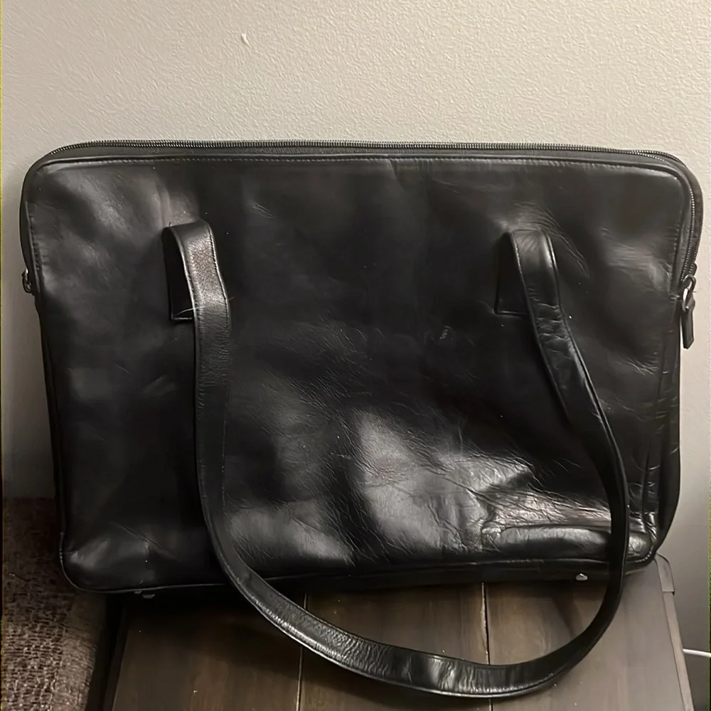 Perlina New York laptop case